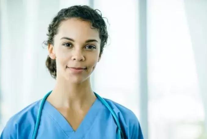 infirmière qui sourit
